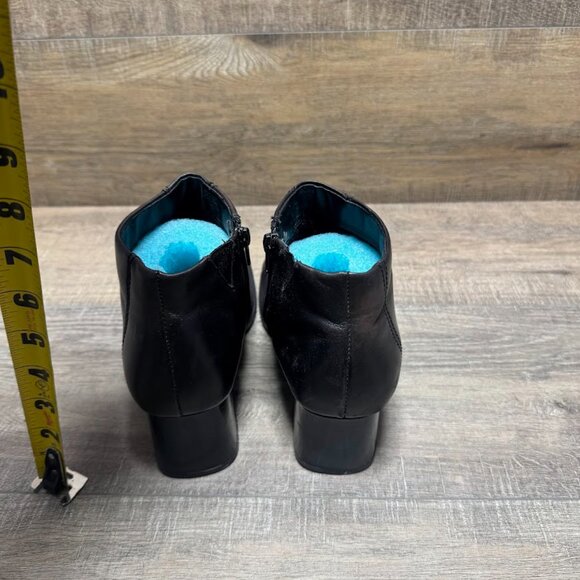 Thom McAn Black Leather Block Heel Booties Women's Size 8 - Picture 3 of 7